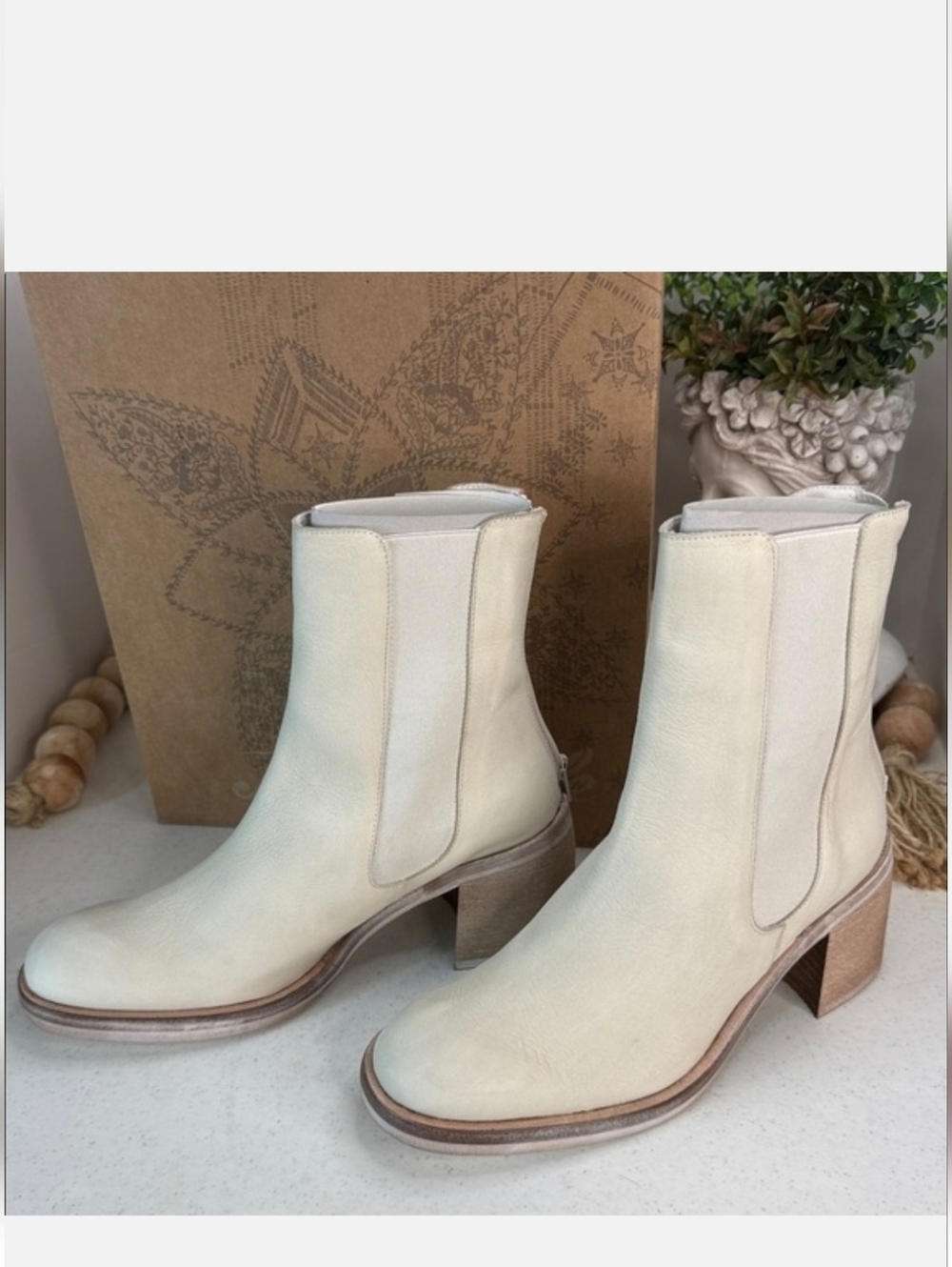 Free People Essential Chelsea Boots - Picture 3 of 5